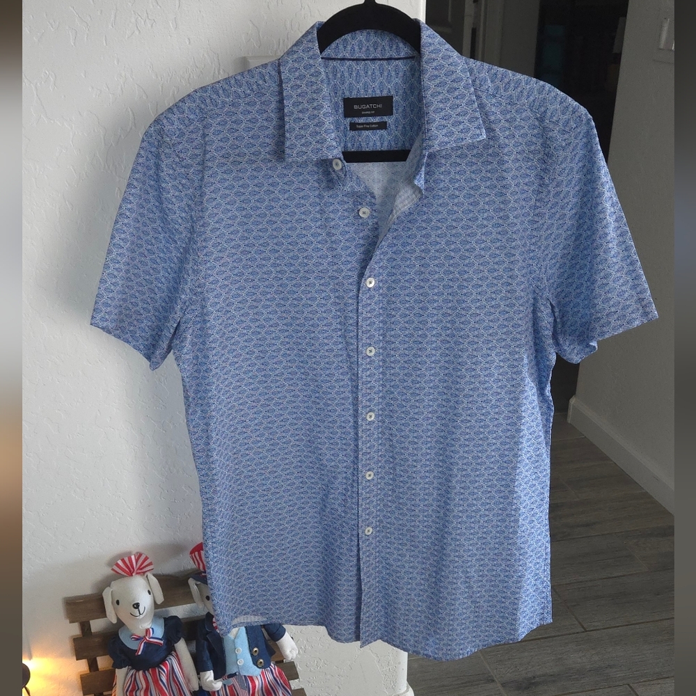 Men's Short-Sleeve Blue Patterned Button-Up Shirt